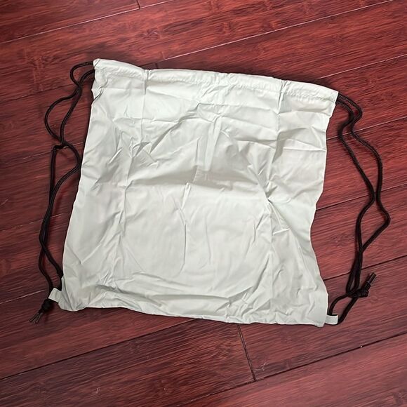 2 in 1 Bag! String Backpack Turns into Folded Cosmetic / Travel Bag - Brand NEW - Picture 6 of 6